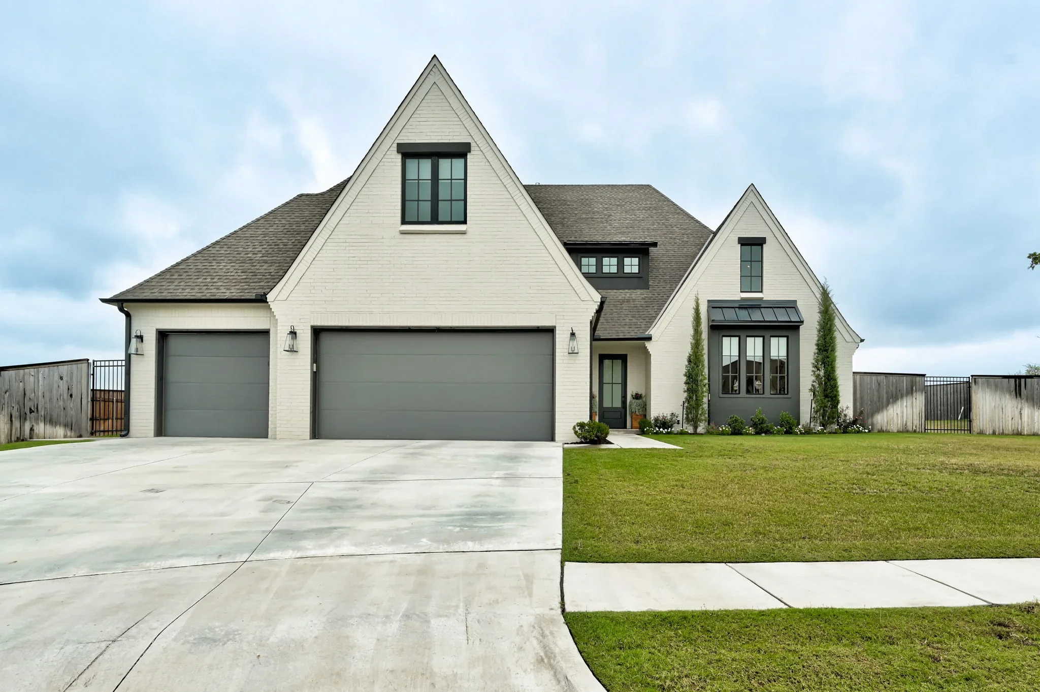 Custom home exterior built by Travis Horton Homes